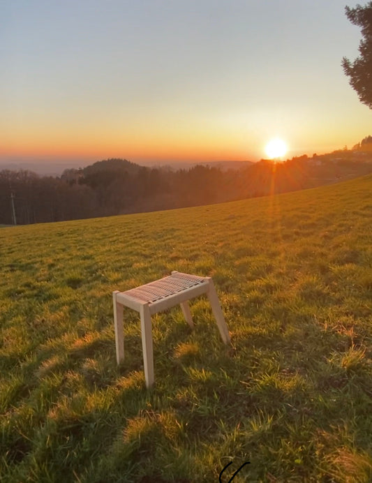 Handgefertigte Sitzbank aus Esche mit Papierkordel