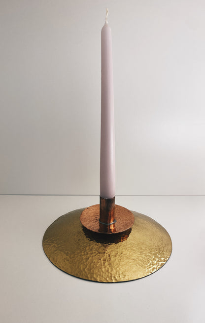 Handgetriebener Kerzenständer aus Messing und Kupfer