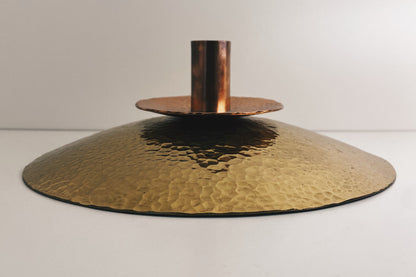 Handgetriebener Kerzenständer aus Messing und Kupfer