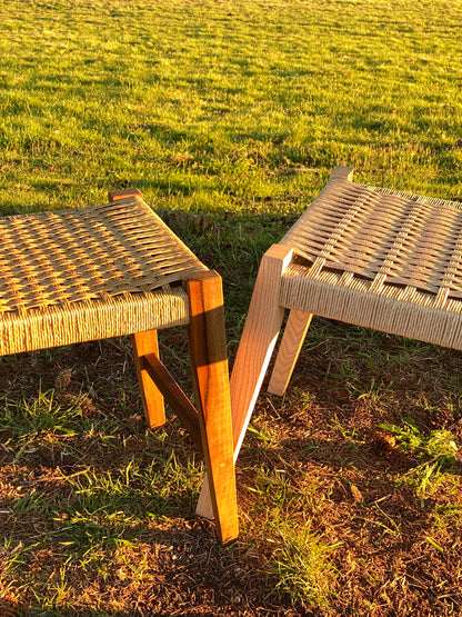 Handgefertigte Sitzbank aus Esche mit Papierkordel